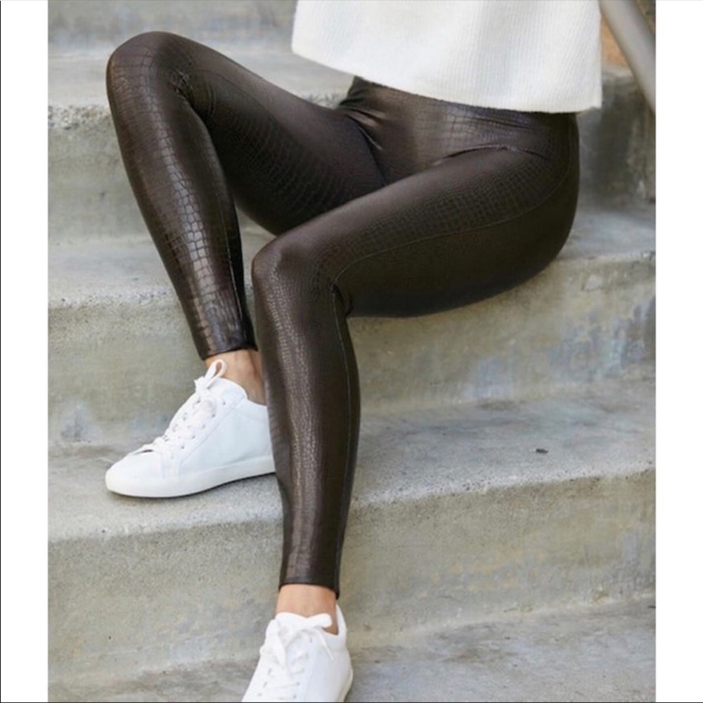 NWOT Spanx Women’s Faux Leather Croc Shine Leggings Sz Small - Picture 2 of 2